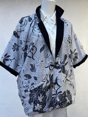 Rainbow Jo Maui Hawaii Navy & White Floral Dolman Jacket w/ Toggle Closure Large